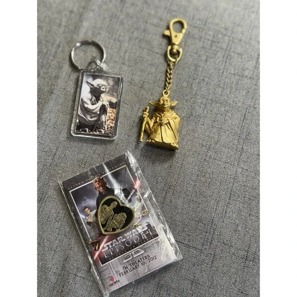 Vintage Star Wars Yoda Keychains (1997/2011/2005) & Sealed Episode 1 Pin Bundle