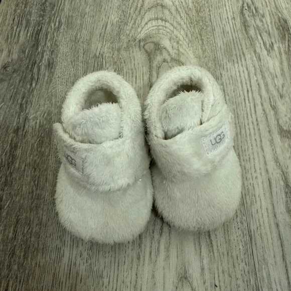 UGG white baby Shoes