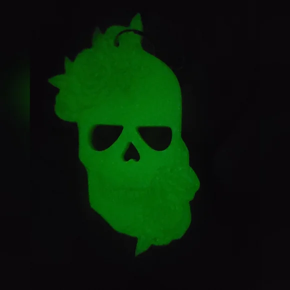 Glow In The Dark Skull Keychain