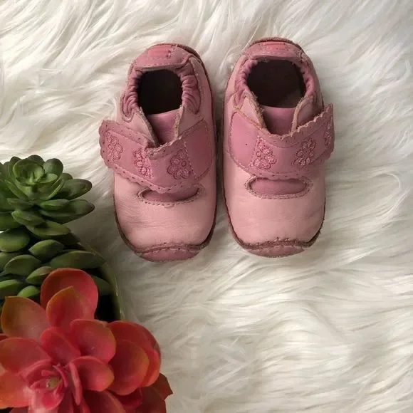Stride Rite Lil Chuckle Bunny pink baby booties 3m