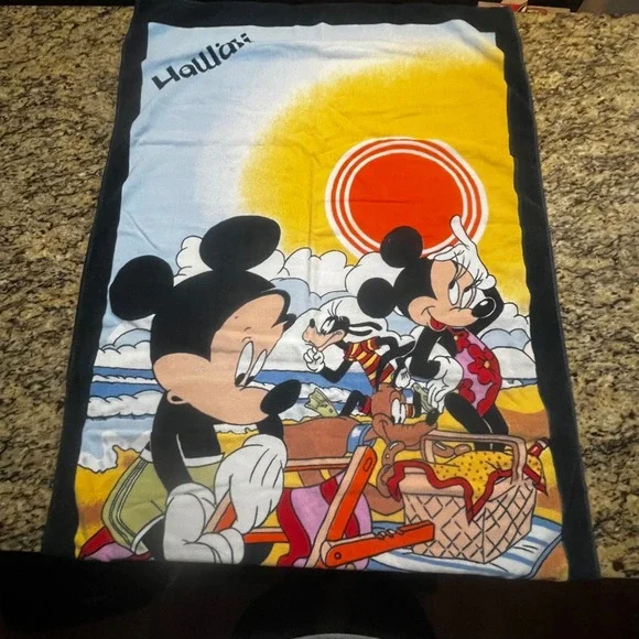 Vintage Walt Disney Hawaii Beach Towel Mickey Minnie Goofy Sherm 56x29