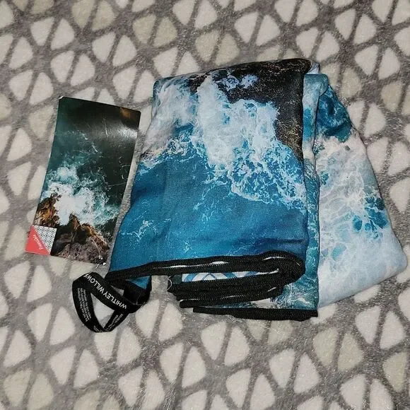 New Whitley Willows Reversible Microfiber Packable Towel 35