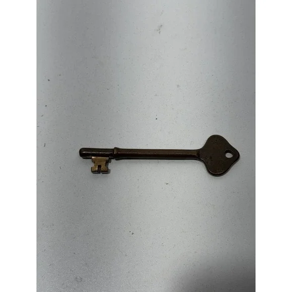 VINTAGE BRASS SKELETON KEY MARKED ROBERT BALTO MD