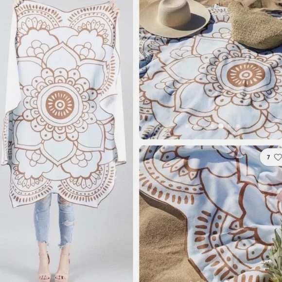 Vix Paula Hermanny lotus flower shaped beach towel in a blue and brown color