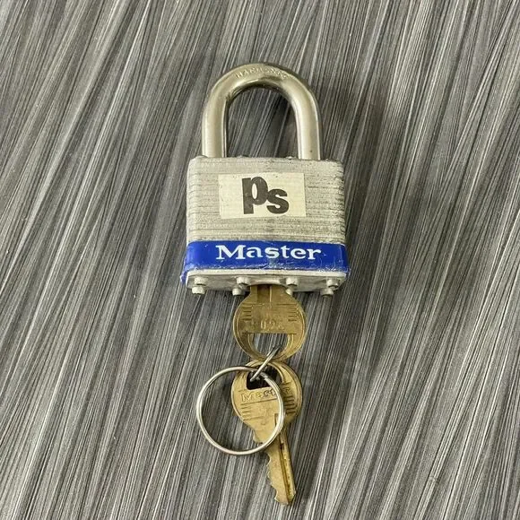 VINTAGE MASTER PADLOCK W /‎ WORKING KEY