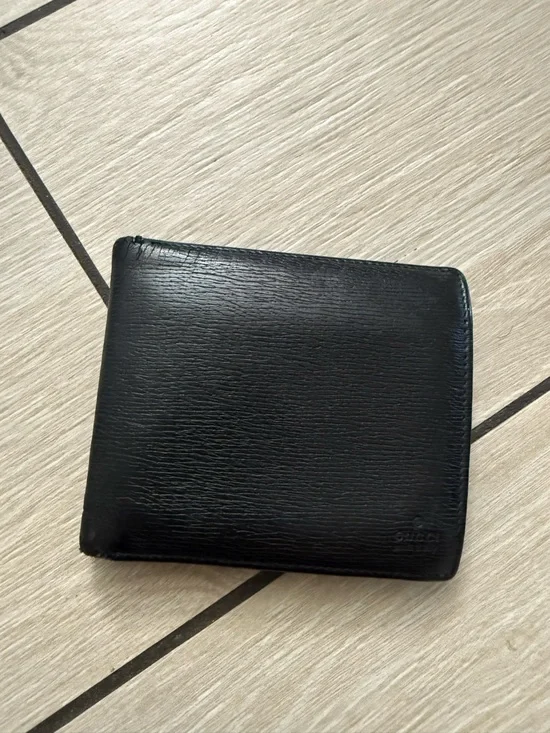 PRELOVED Gucci Black Leather Men's Bi-Fold Wallet
