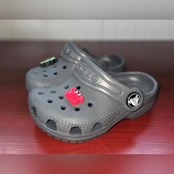 Crocs Unisex Kids Classic Clog Slate Gray Crab Turtle Jibbitz Size C5