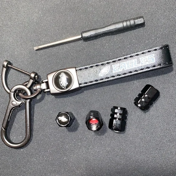 Philadelphia EAGLES Football 🏈 Black Leather Keychain, Screwdriver & Tire Valves