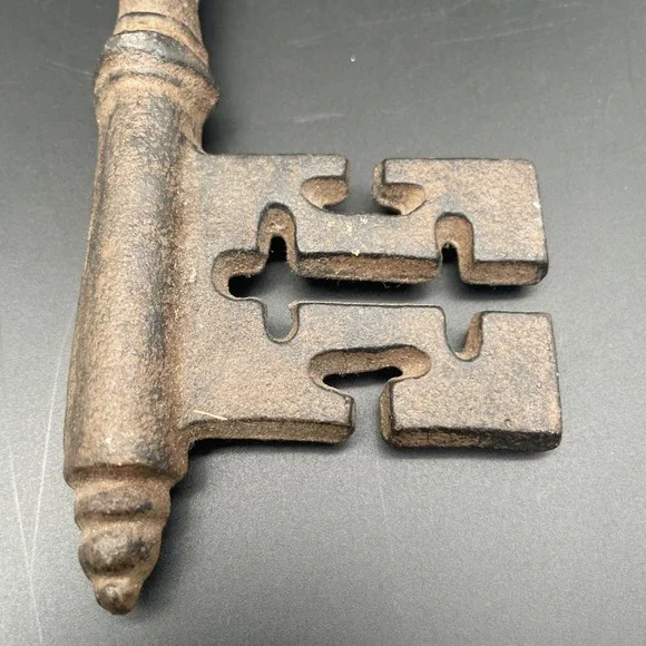 Cast‎ Iron Victorian Skeleton Church Key Rustic Home Decor 11 3/4 Inches X 5 