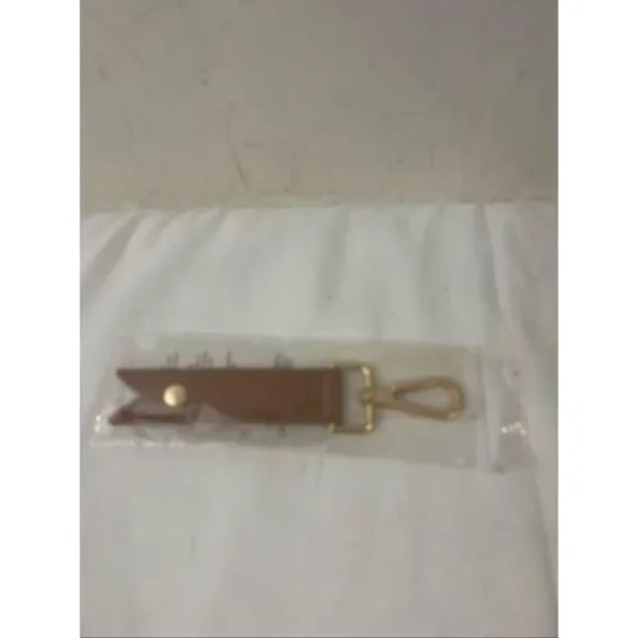 new 31 Thirty-one carmel smooth pebble brown key chain discontinued replacement‎