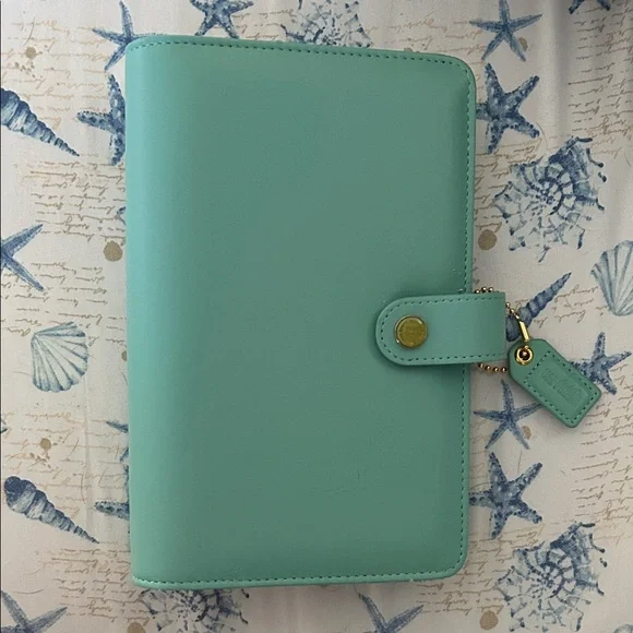 Aqua Planner with Snap Closure