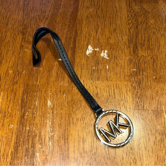 Michael Kors Black Gild Bag Hanger