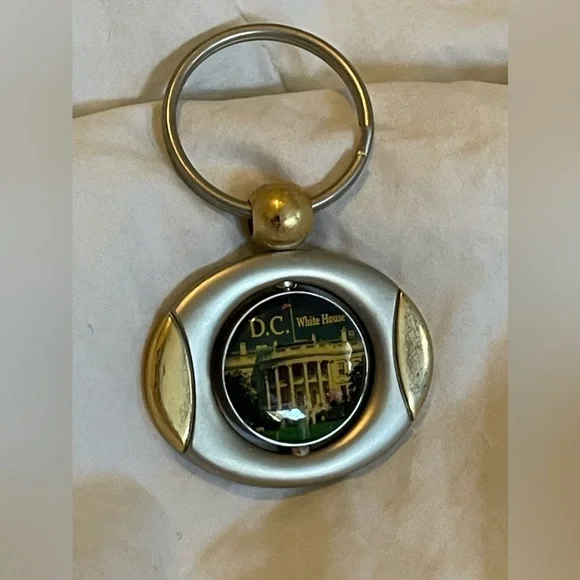 Vintage Washington DC White House & US Capital Keychain FOB