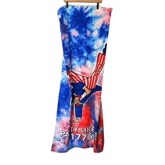 NWOT Patriotic Tie-Dye Beach Towel