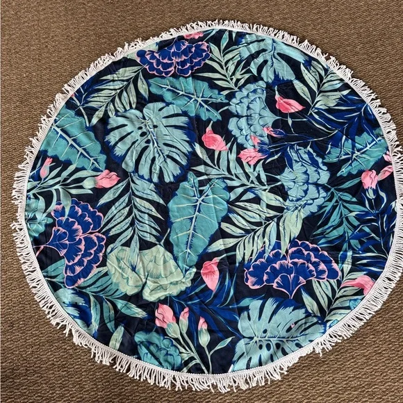 Round Beach Towel with Fringe Edges
