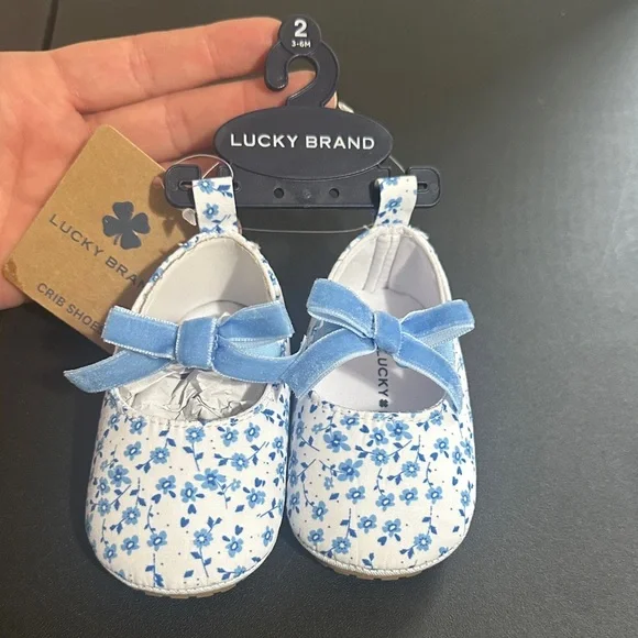 Lucky brand size 2 3-6 m crib shoes