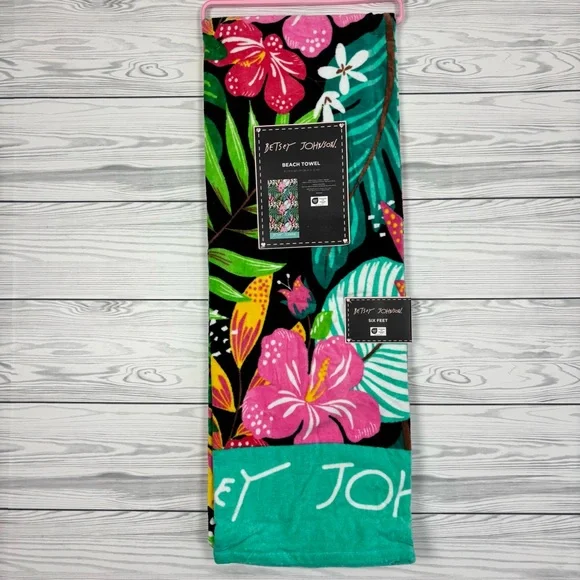 Betsey Johnson Floral Hibiscus Beach Towel NWT