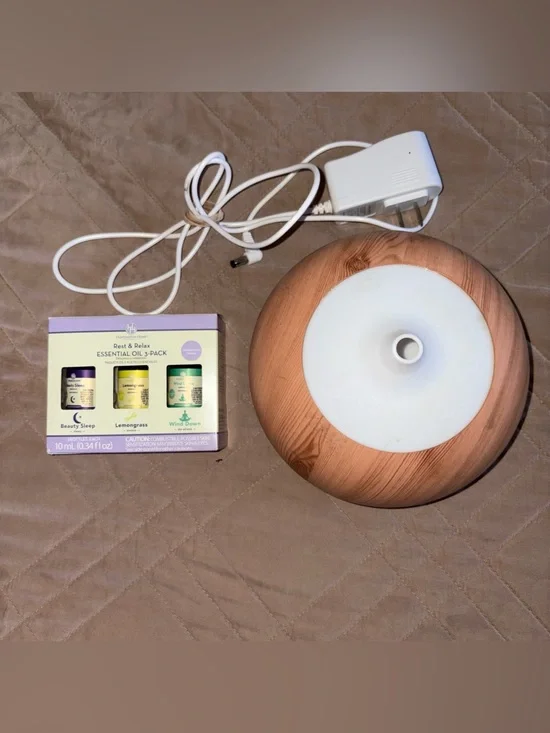 Huntington Home Wood Grain Essential Oil Diffuser New 3-Pack Essential Oils Set
