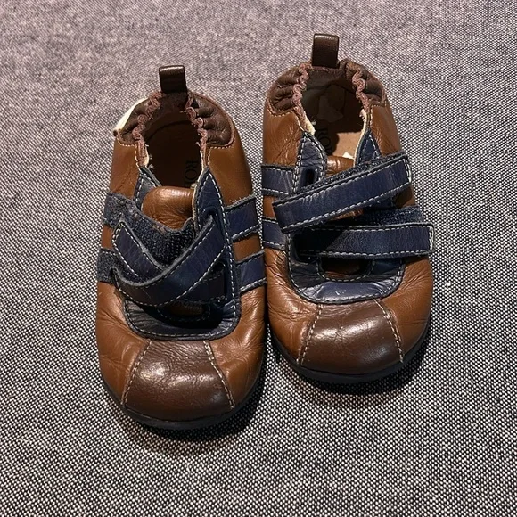 Robeeze Boys Brown Leather Walking shoe Size 12-16 months