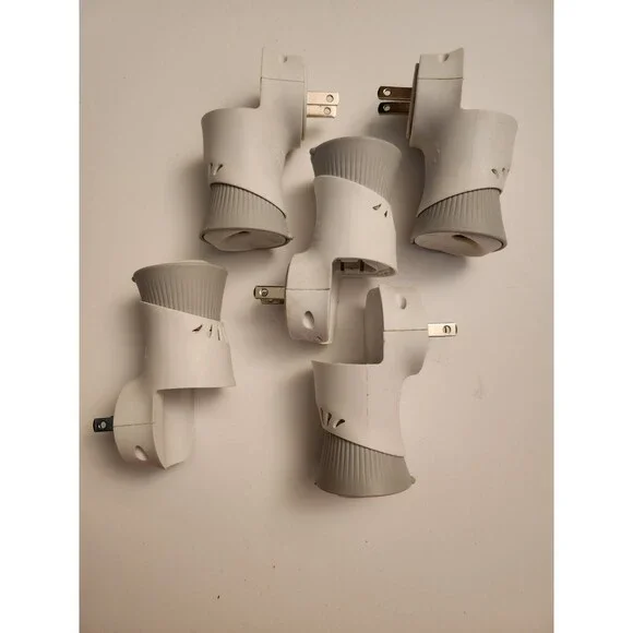 5 Used Air Wick Plug in Scented Oil Warmer B18
