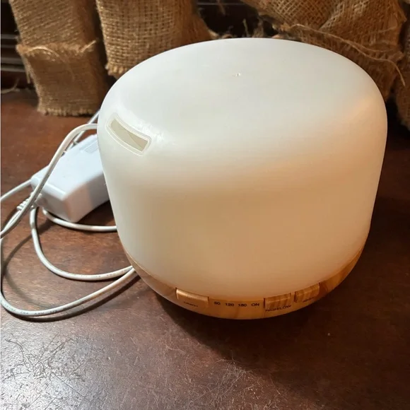 Ultrasonic Essential Oil Diffuser w/Multiple Mist & Timer Settings 500ml Used
