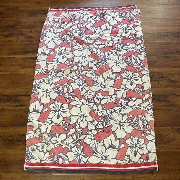 Vineyard Vines x Target Beach Towel Hibiscus Floral Whale Red Blue Beach Swim