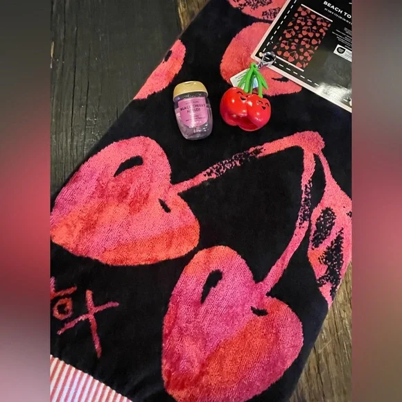 BETSEY JOHNSON NWT Cherry Print Beach Towel AND BATH & BODY WORKS PocketBac SET