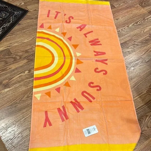 NWT Mudd beach towel