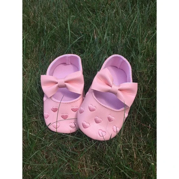 Adorable Pink Baby‎ Shoes Size 0-3 Months Heart Embroidery and Bow for Girls