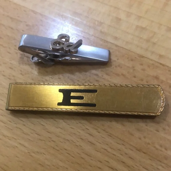 WHO NEEDS A GIFT FOR ED? Swank 