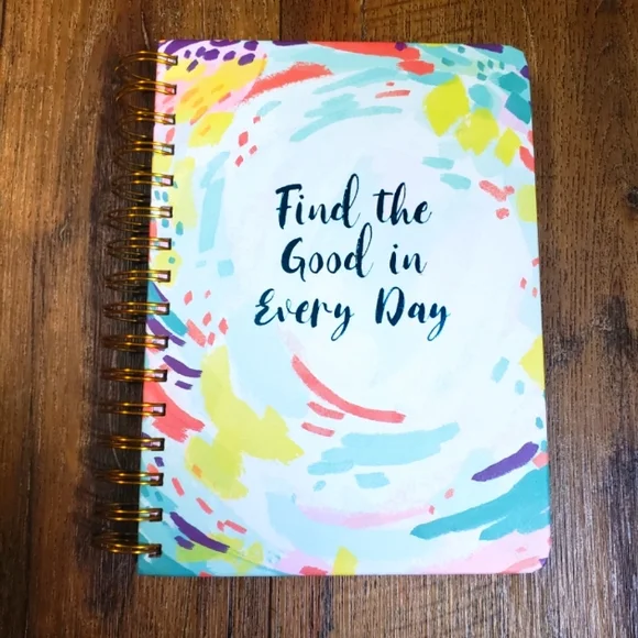 Find The Good In Everyday Undated Planner with Motivatonal Quotes & Stickers