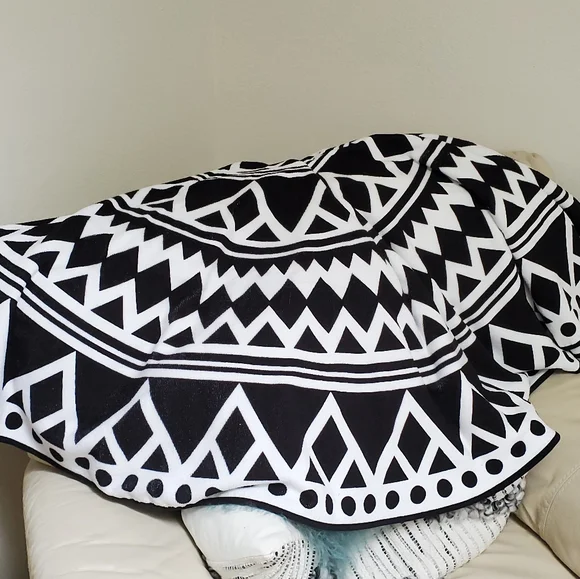 NEW Round Beach Towel Geometric Black and White Circle Towels