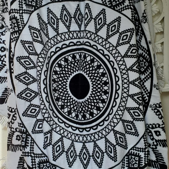 NEW Round Beach Towel Geometric Black and White Circle Towels Mandala
