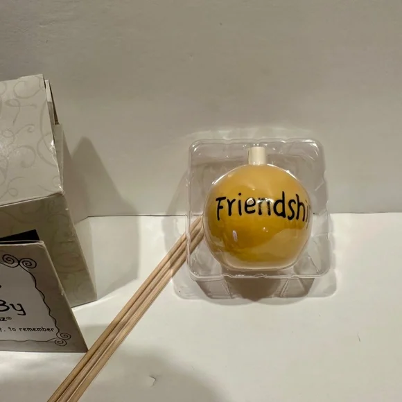 Ganz 'Words to Live By' Small Bud Vase/ Reed Diffuser.
