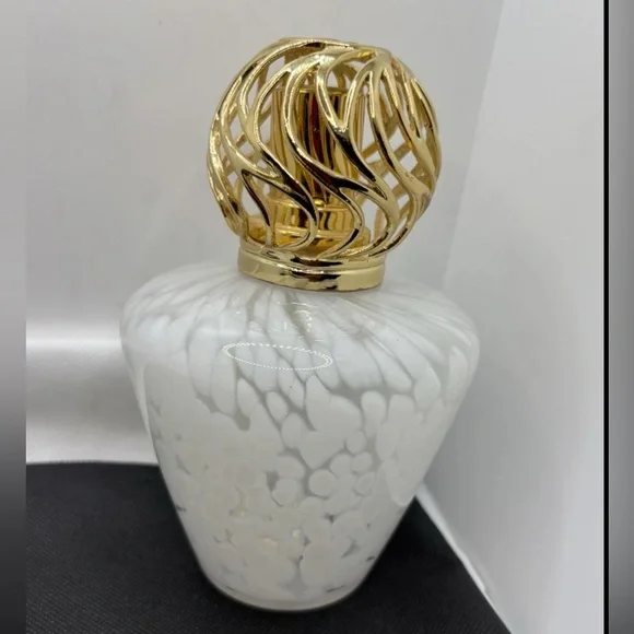 Elegant White and Gold Home Accent Vase