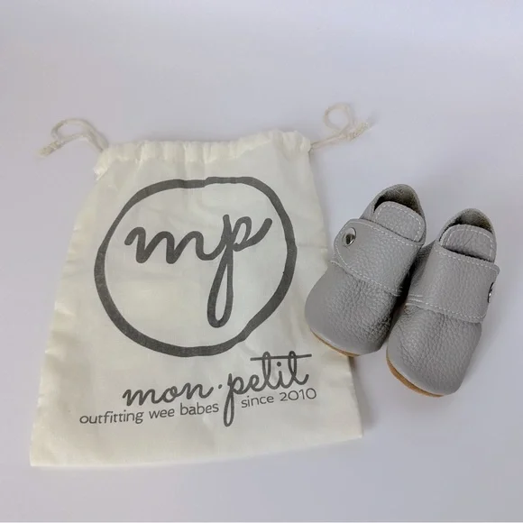 NWOT Mon Petit Shoes‎ Snap Boot Size 2 Baby Toddler Grey Gray
