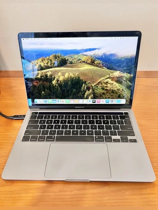 2020 Apple MacBook Pro 13inch 2.0Ghz Core i5 512GB 16GB 3733 MHz Ram A2251