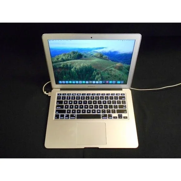 Macbook Air Sonoma i7