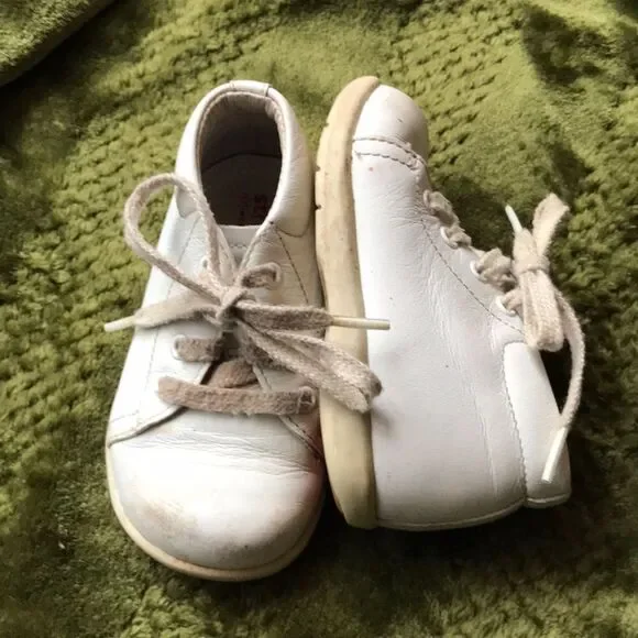 Stride Rite leather sneakers 5 infant