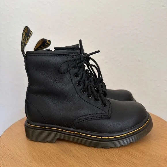 Dr. Martens Youth 1460 Softy T Leather Lace Up Boots - US 8