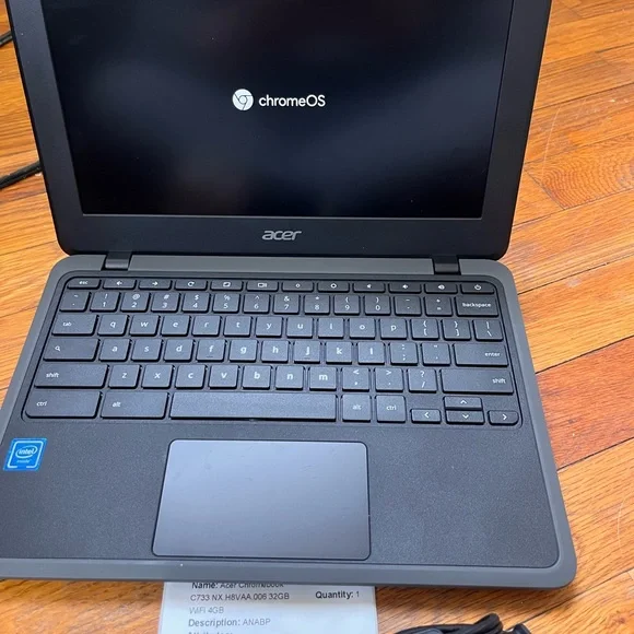 Acer Chromebook C733 32 GB fully functioning charger included