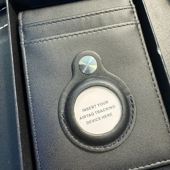 Black Airtag Wallet