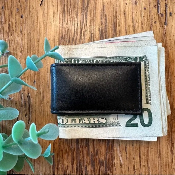 🌸3 for $20🌸 Black Leather Magnetic Money Clip NWOT