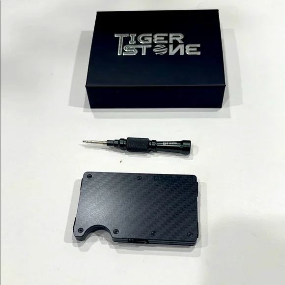 Tiger Stone Black Carbon Fiber Wallet