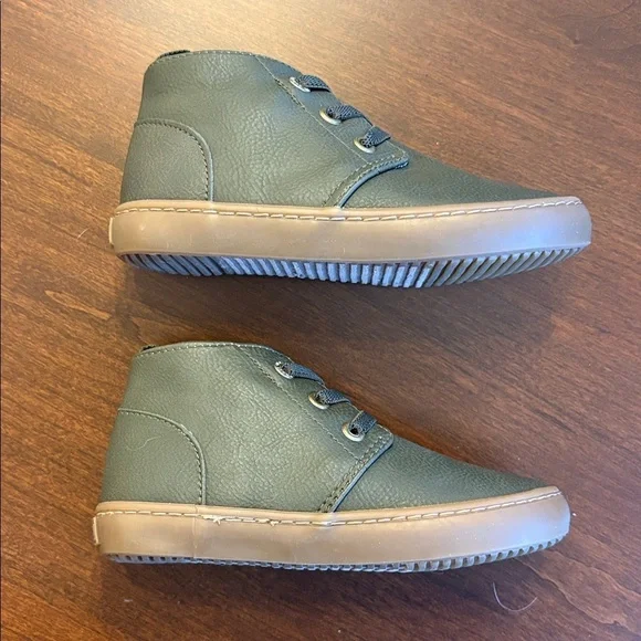 NWOT boys dark green leather boots size 8 elastic slip on olive toddler fall