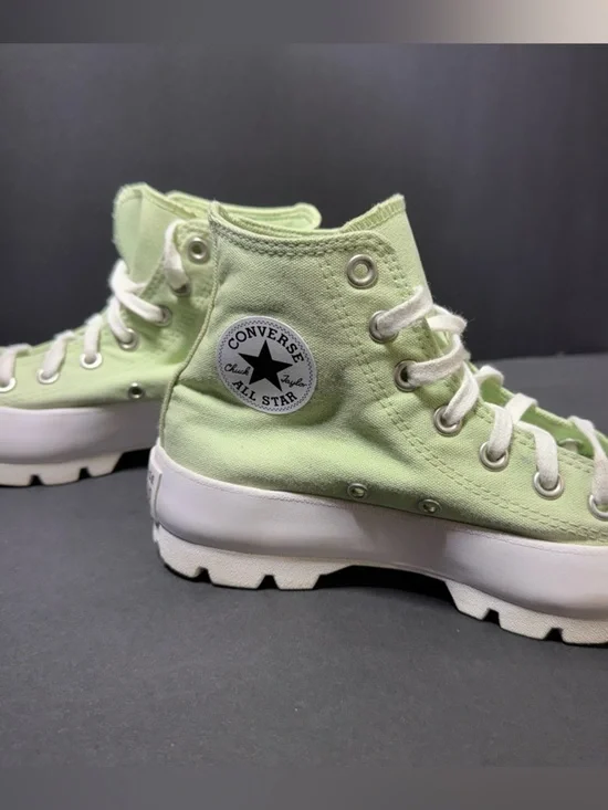 Converse Kids High Top chunky heel Sneakers in Pale Green and White sz 5.5