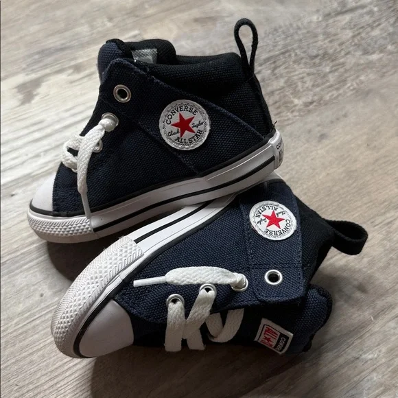 Converse Kids Navy and White High-Top Sneakers Size 6c