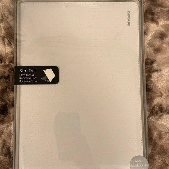 White Portfolio Case for Apple MacBook Pro