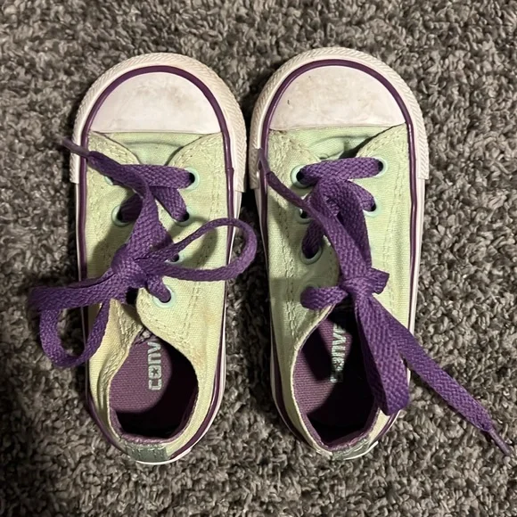 Converse Kids Size 6