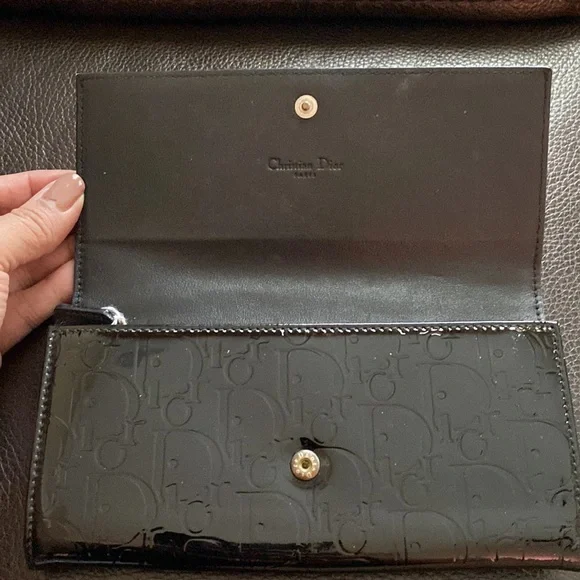 Christian dior oblique design patent leather long wallet.